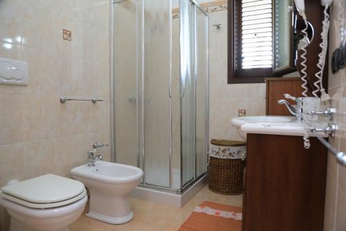 bagno con box doccia