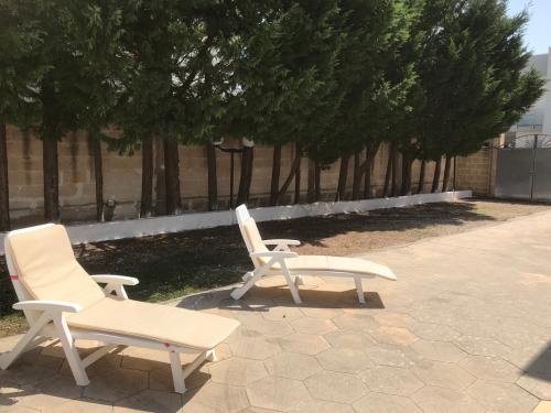 giardino con posti auto n. 3-4